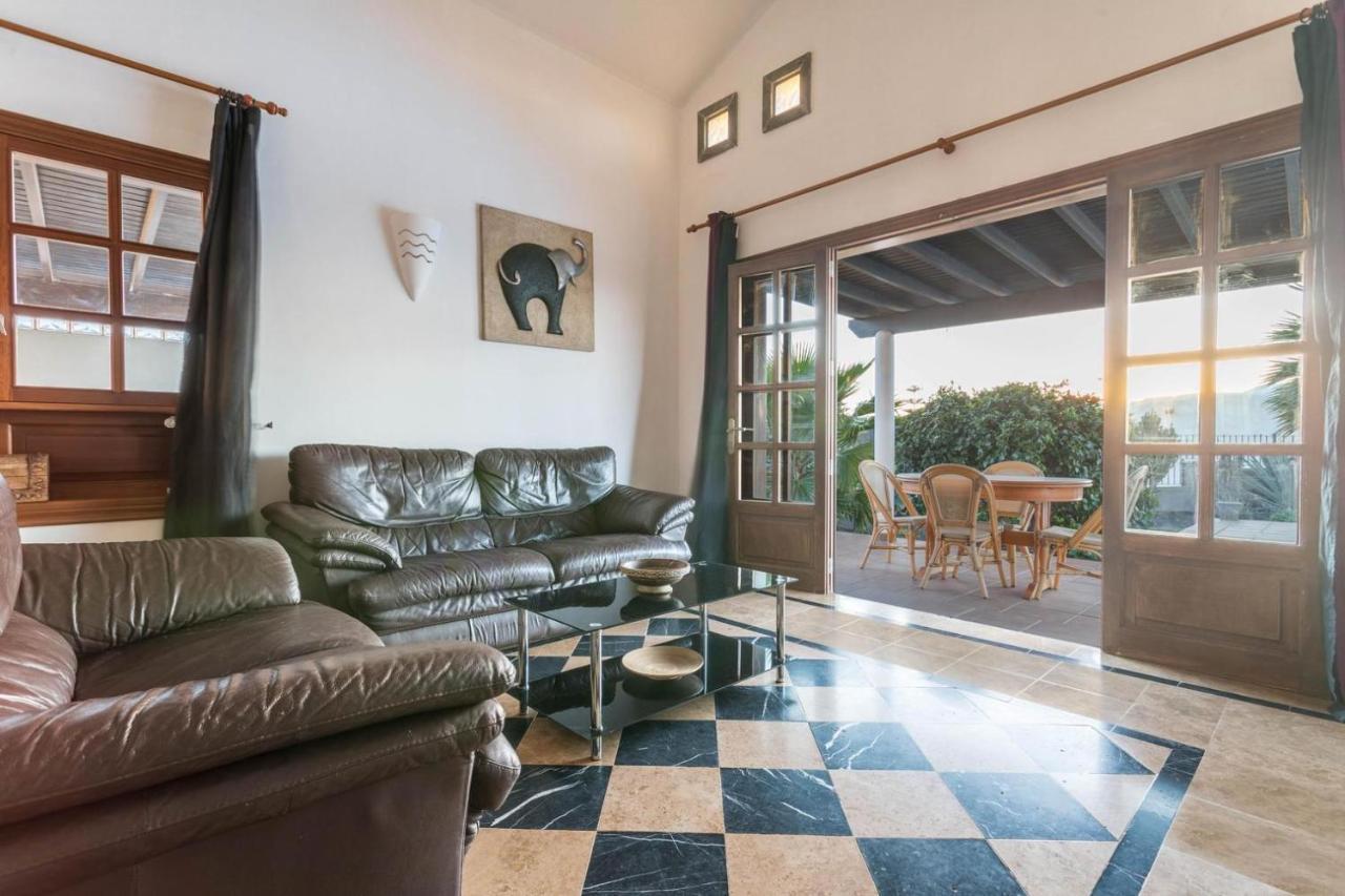 Villa Tania - Villa Independiente Con Piscina Privada Playa Blanca  Bagian luar foto