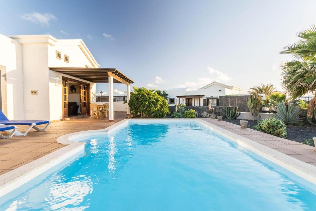 Villa Tania - Villa Independiente Con Piscina Privada Playa Blanca  Bagian luar foto